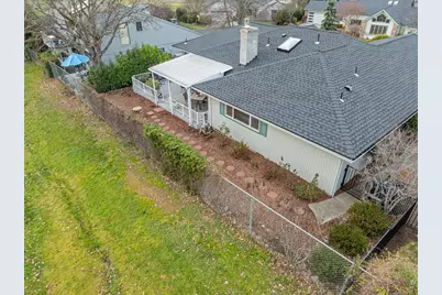 2414 Heritage Way, Medford, OR 97504 - Photo 37