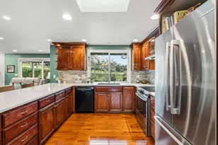 2414 Heritage Way, Medford, OR 97504 - Photo 13