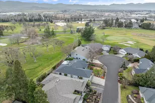 2414 Heritage Way, Medford, OR 97504 - Photo 39