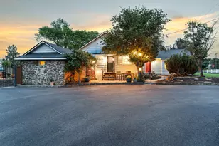 2765 W Antler Ave, Redmond, OR 97756 - Photo 1