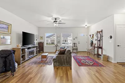 954 SW Blackberry Lane, Grants Pass, OR 97527 - Photo 5