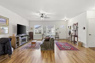 954 SW Blackberry Ln, Grants Pass, OR 97527 - Photo 5