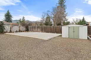 2011 Archer Dr, Medford, OR 97501 - Photo 25