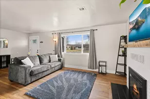 2011 Archer Dr, Medford, OR 97501 - Photo 7