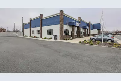 135 NE Mill Street, Grants Pass, OR 97526 - Photo 29