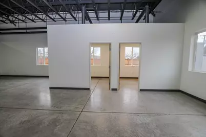 135 NE Mill Street, Grants Pass, OR 97526 - Photo 11