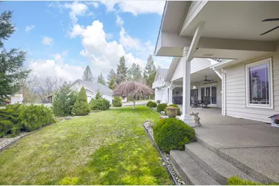 353 Hixson Drive, Grants Pass, OR 97526 - Photo 53