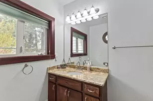 353 Hixson Dr, Grants Pass, OR 97526 - Photo 35