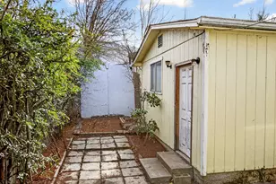 340 Taylor Ave, Talent, OR 97540 - Photo 29