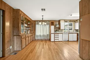 340 Taylor Ave, Talent, OR 97540 - Photo 7