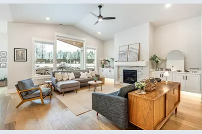 2029 NW Lobinie Court, Bend, OR 97703 - Photo 7