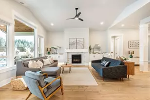 2029 NW Lobinie Ct, Bend, OR 97703 - Photo 9