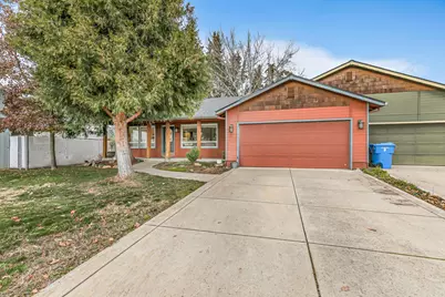 388 Crystal Drive, Eagle Point, OR 97524 - Photo 1