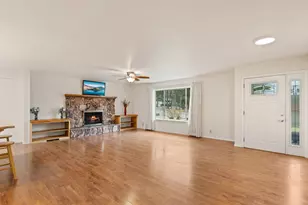 262 Lathrop Ln, Grants Pass, OR 97526 - Photo 7