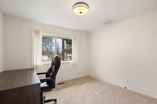 262 Lathrop Ln, Grants Pass, OR 97526 - Photo 17