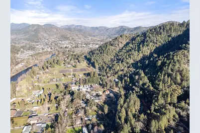 8401 Rogue River Highway, Rogue River, OR 97537 - Photo 7