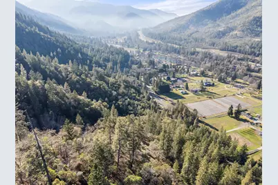 8401 Rogue River Highway, Rogue River, OR 97537 - Photo 11