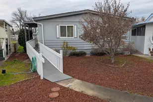 113 Briarwood Way, Grants Pass, OR 97526 - Photo 1