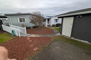 113 Briarwood Way, Grants Pass, OR 97526 - Photo 3