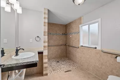 1480 Rogue River Highway, Grants Pass, OR 97527 - Photo 19