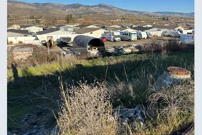 361 S Pacific Hwy, Talent, OR 97540 - Photo 13