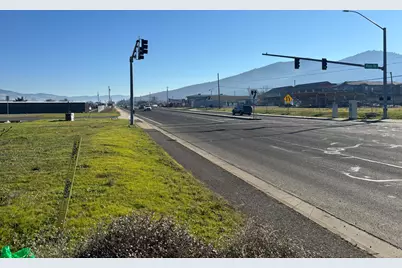 361 S Pacific Hwy, Talent, OR 97540 - Photo 11