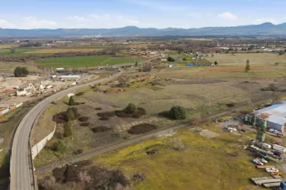 7505 Blackwell Road, Central Point, OR 97502 - Photo 15