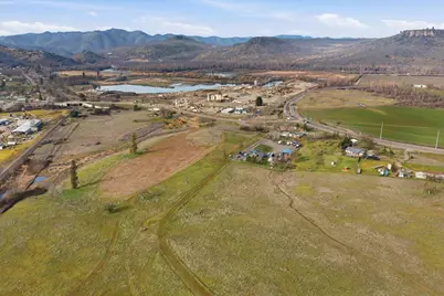 7505 Blackwell Road, Central Point, OR 97502 - Photo 9