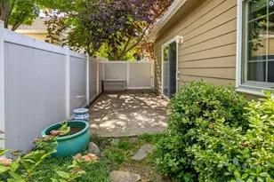 2096 Creek Dr, Ashland, OR 97520 - Photo 7