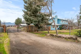 1654 Thomas Rd, Medford, OR 97501 - Photo 3