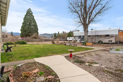 1654 Thomas Road, Medford, OR 97501 - Photo 25