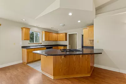 1910 Carton Way, Grants Pass, OR 97526 - Photo 11