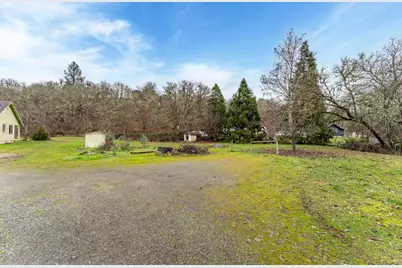 1910 Carton Way, Grants Pass, OR 97526 - Photo 21