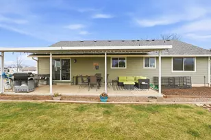 6937 Lakeview Dr, Central Point, OR 97502 - Photo 27