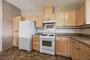 6937 Lakeview Dr, Central Point, OR 97502 - Photo 7