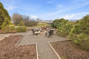 6937 Lakeview Dr, Central Point, OR 97502 - Photo 29