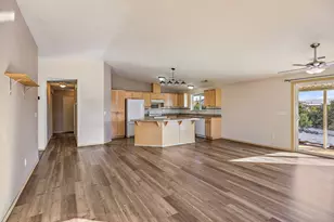 6937 Lakeview Dr, Central Point, OR 97502 - Photo 13