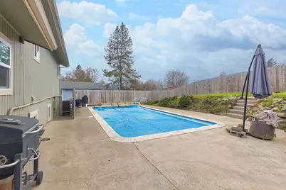 58 SW Western Avenue, Grants Pass, OR 97526 - Photo 5