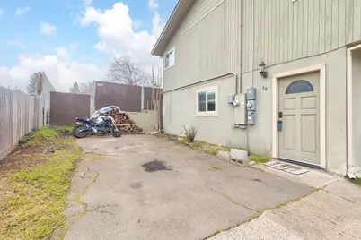 58 SW Western Avenue, Grants Pass, OR 97526 - Photo 9