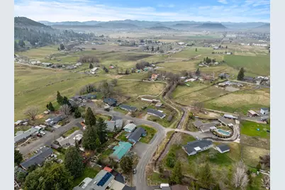 3371 Freeland Road, Central Point, OR 97502 - Photo 37