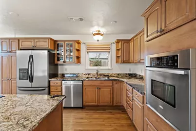 3371 Freeland Road, Central Point, OR 97502 - Photo 11