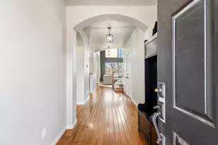 388 NW 29th St, Redmond, OR 97756 - Photo 3