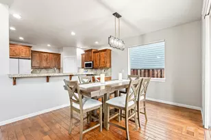 388 NW 29th St, Redmond, OR 97756 - Photo 11