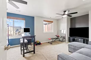 388 NW 29th St, Redmond, OR 97756 - Photo 25