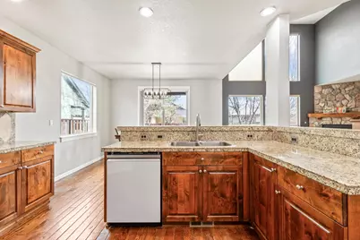 388 NW 29th Street, Redmond, OR 97756 - Photo 9