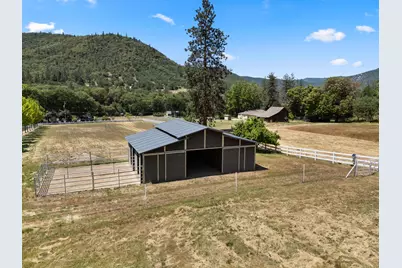 925 Galls Creek Road, Gold Hill, OR 97525 - Photo 13