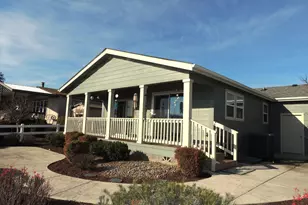 303 Kingsley Dr, Grants Pass, OR 97526 - Photo 1