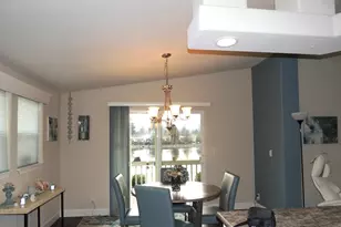 303 Kingsley Dr, Grants Pass, OR 97526 - Photo 15