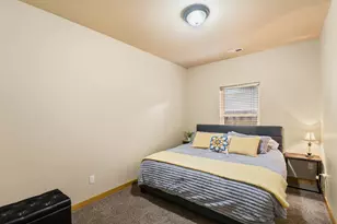 20302 SE Knightsbridge Pl, Bend, OR 97702 - Photo 9