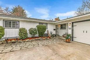 1537 Yucca St, Medford, OR 97504 - Photo 3